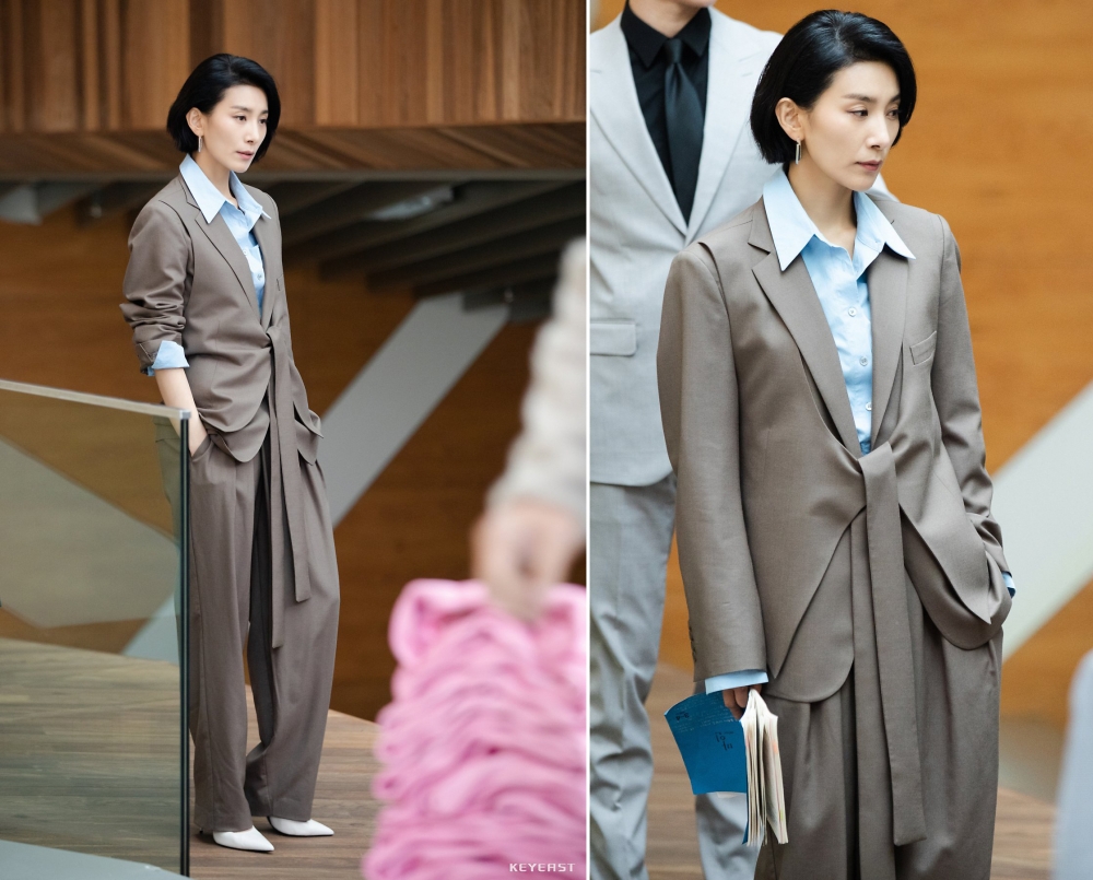 金瑞亨在《我的上流世界》中飾演梟遠集團的大媳婦「鄭書賢」