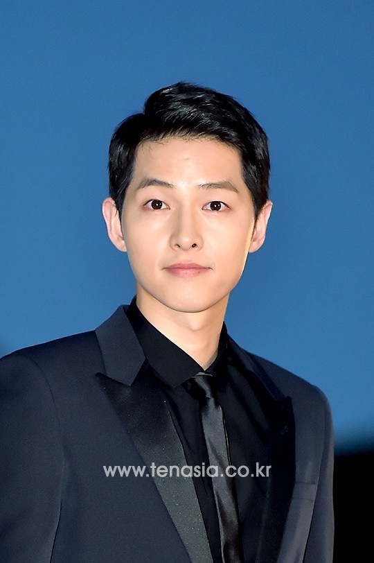 「黑道律師CP」甜蜜售後！宋仲基隔離不忘曬恩愛，暖送全汝彬應援：謝謝瓜薩諾❤