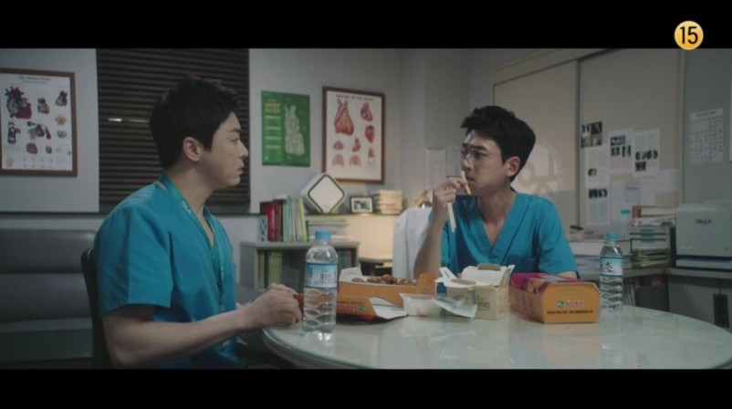 韓劇《機智醫生生活2》EP.9劇情(鬥嘴)