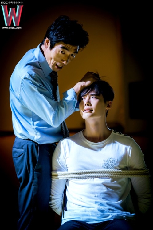 李鍾碩主演韓劇《W－兩個世界》