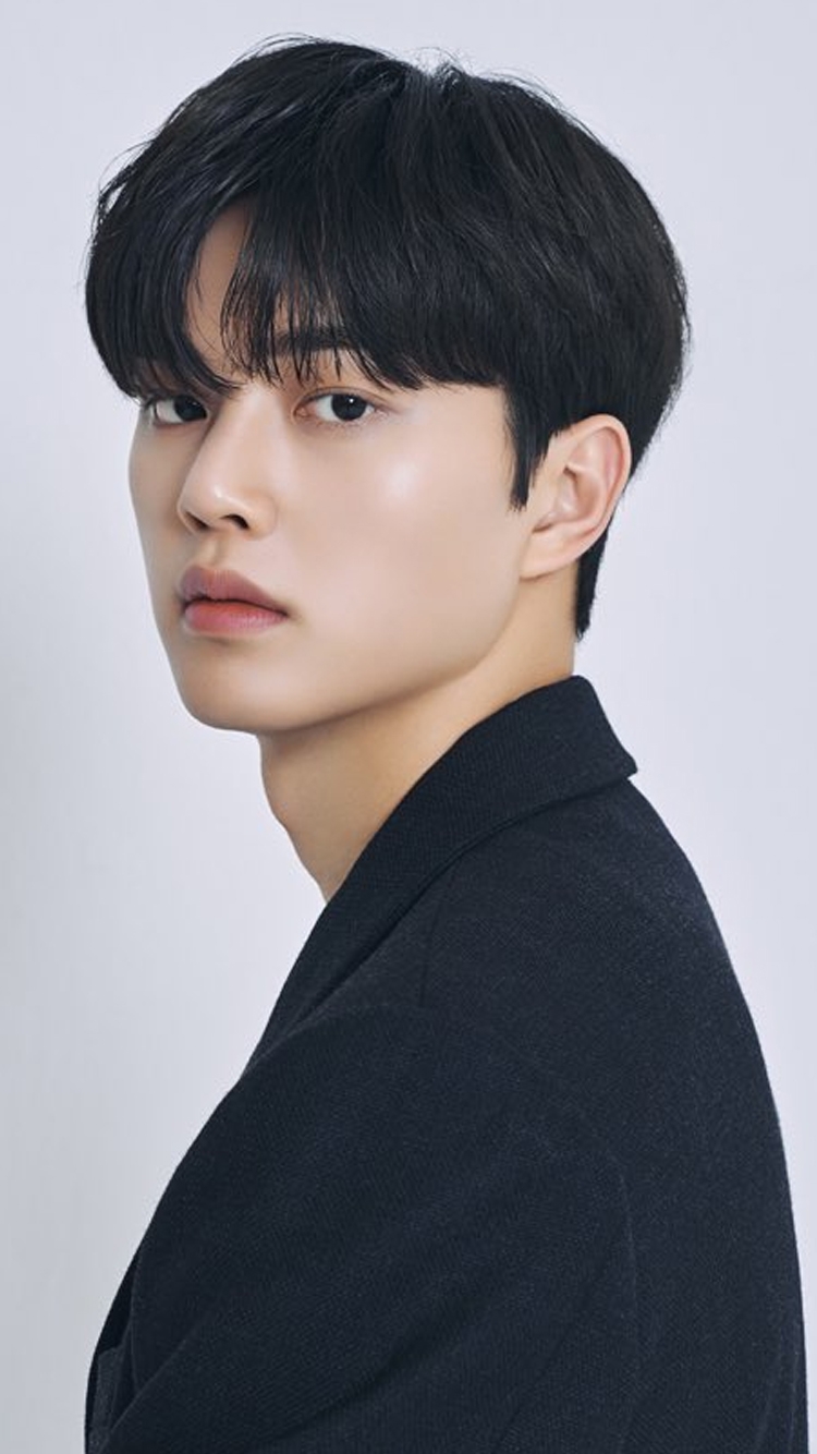 宋江正在拍攝JTBC新劇《氣象局的人們:社內戀愛殘酷史》