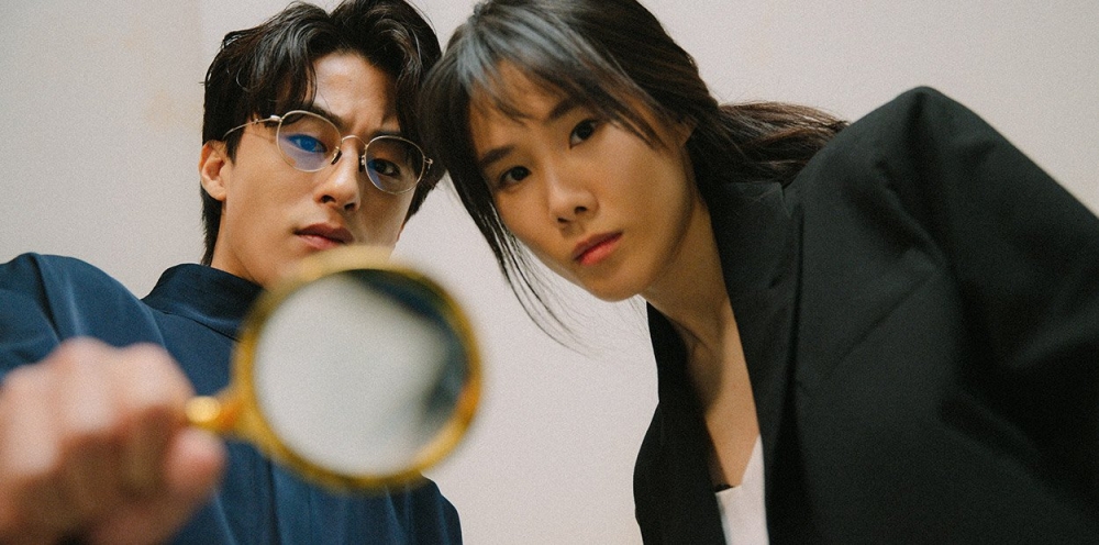 具教煥在2008年以電影《boys》出道，同時身兼編劇、導演的角色，和相戀7年的美女導演李玉燮共同在影視圈奮鬥。