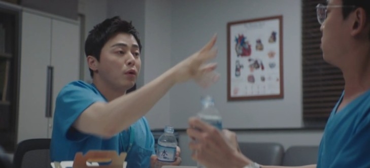 韓劇《機智醫生生活2》EP.9劇情(兩人打鬧)