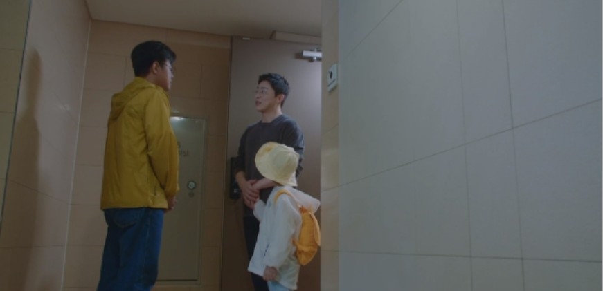 韓劇《機智醫生生活2》第10集劇情:翊晙便解釋羽朱女朋友莫內的爸爸來接他去露營