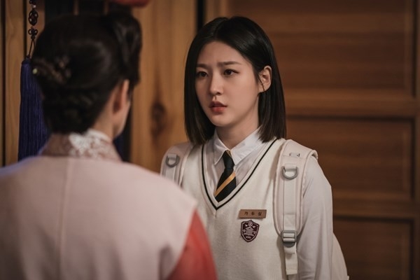 《優秀女巫賈斗心》1-2集劇情