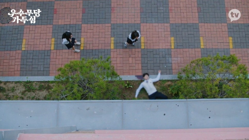 《優秀女巫賈斗心》1-2集劇情