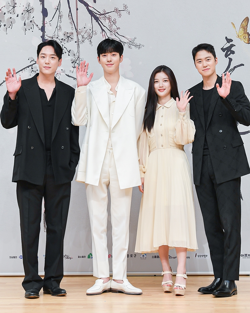 SBS新劇《紅天機》製作發表會!主演陣容