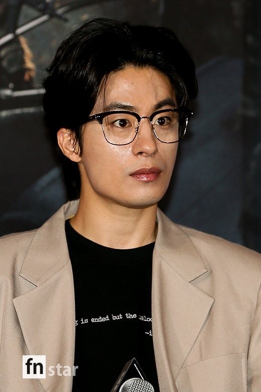 由於具教煥這陣子曝光率超高，引起了不少網友的注意，紛紛表示「是演《逃出摩加迪休》參事官那位？演技真的好好」