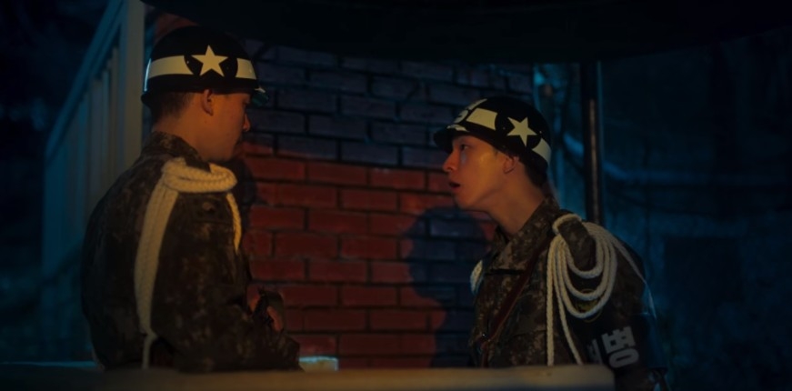 Netflix《D.P：逃兵追緝令》劇情：一等兵曹石峰長期以來一直遭受黃章秀的霸凌