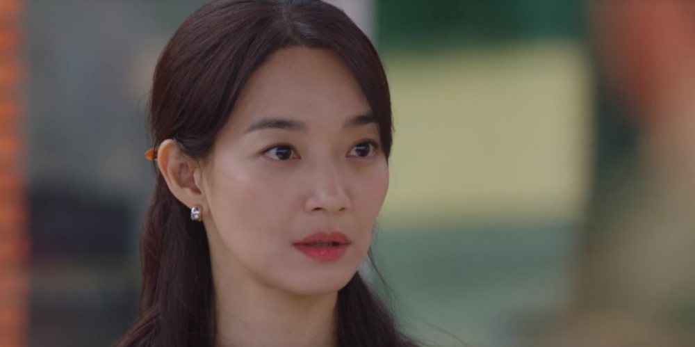 tvN新劇《海岸村恰恰恰》第1-2集劇情:導致全村的人都知道她說的話,因此所有人頓時對她印象超差,