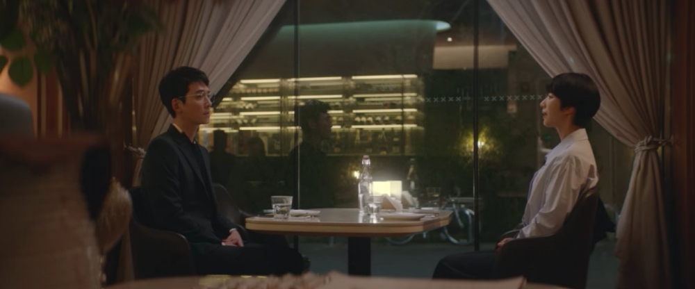 韓劇《機智醫生生活2》第10集劇情:翊純先向雋婠道歉過去欺騙他的事情，接著便直接表明了還喜歡著雋婠的心意