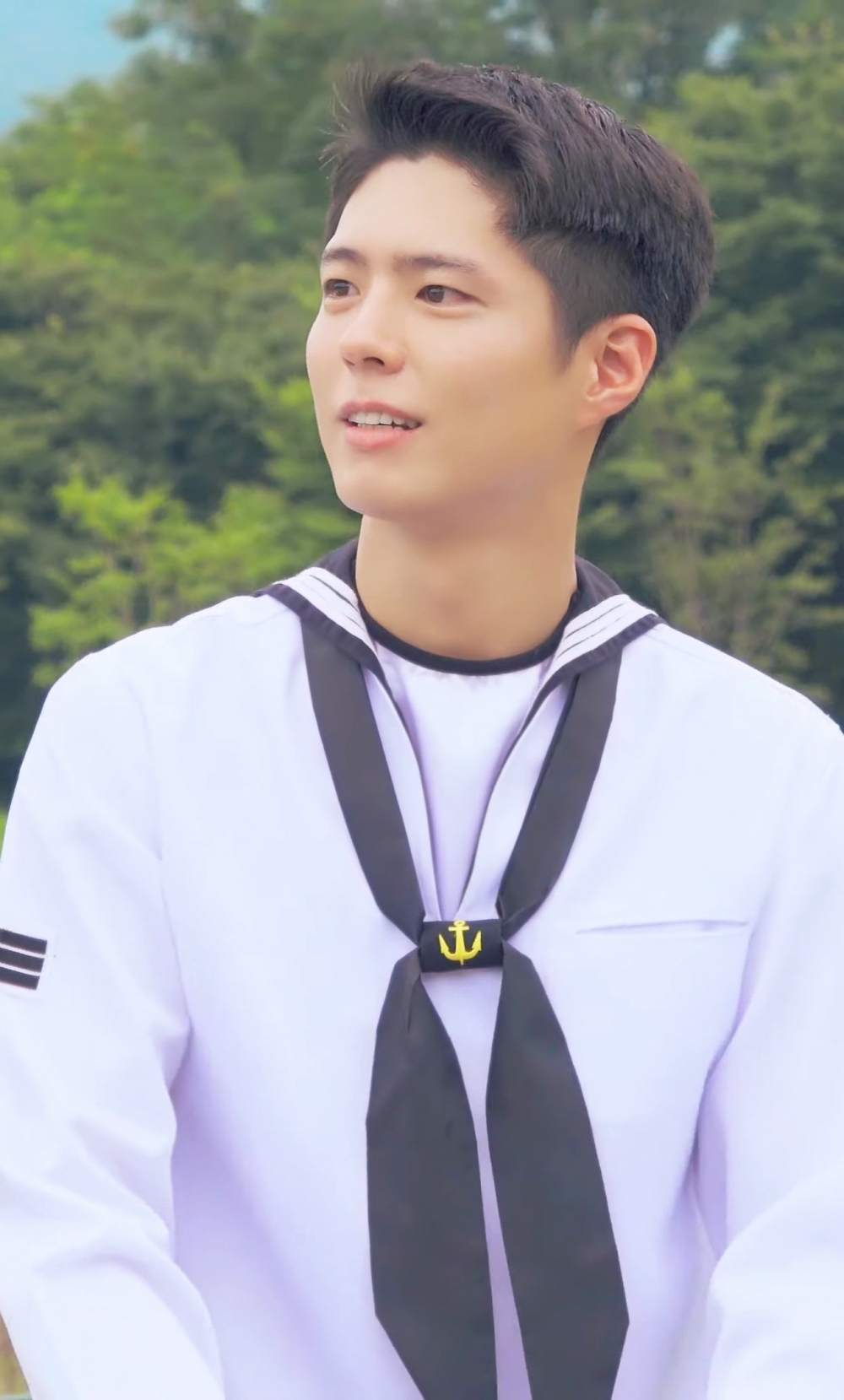 朴寶劍出演海軍線上演唱會表演現場