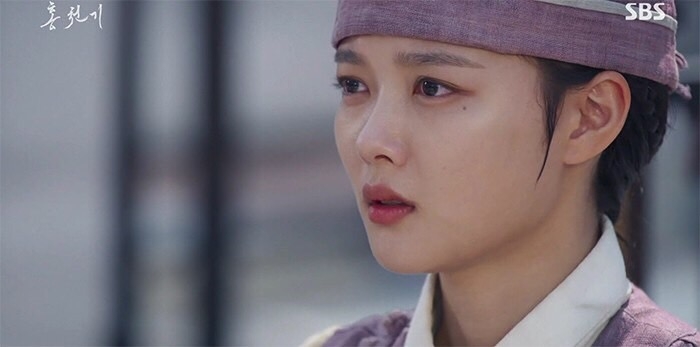《紅天機》EP.5-EP.6劇情:河藍受亮明大君的指示、給出畫試的題目時,讓紅天機又更加認為他就是當年的男孩。