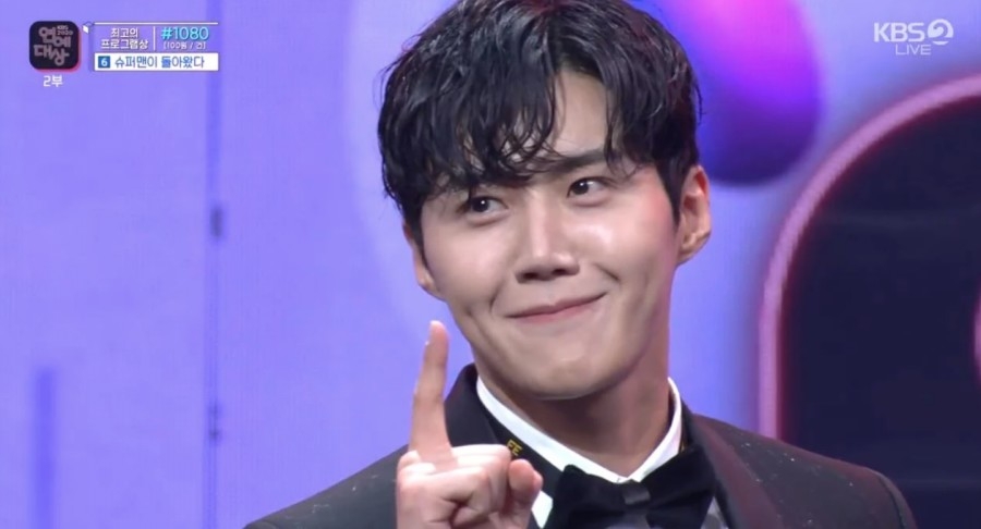 金宣虎《兩天一夜》舞姿一言難盡