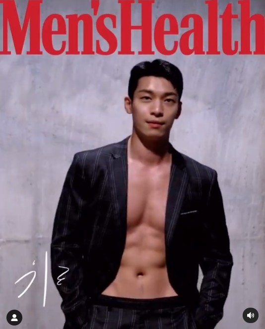 韓國男性雜誌《Men's Health Korea》公開了10月號的封面主人公魏河俊