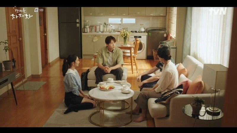 而斗植一連串隨意又親民的行為令尹泰華很不習慣