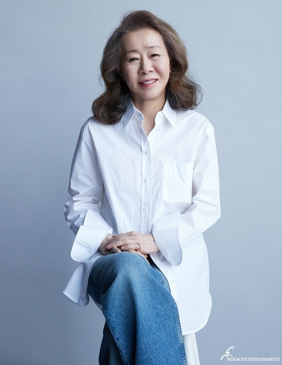 尹汝貞將在劇中飾演旅館樂園的創始人、一位90年代的女人「金順」