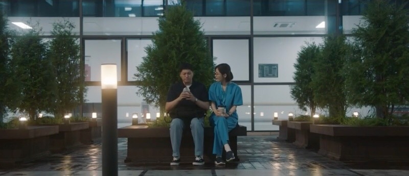 後來楊碩亨告訴蔡頌和，他假日要和秋敏荷（安恩珍 飾）去約會，頌和非常替他感到高興