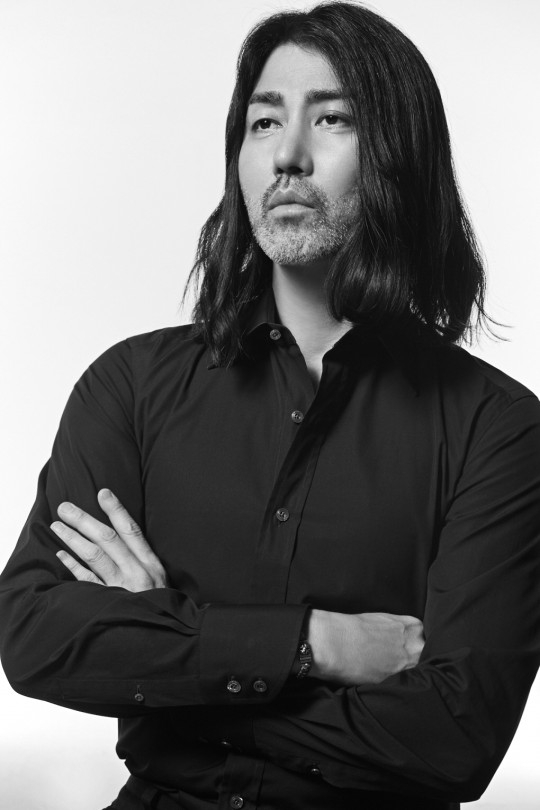 車勝元則詮釋專挑雜犯的三流律師「申忠漢」，是個和解與援刑的能手