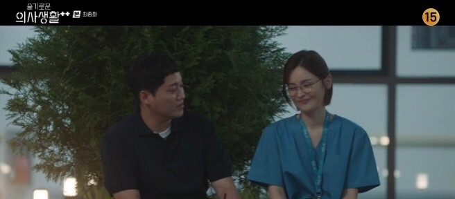 碩亨驚呆了以外還不斷的重複問是不是真的XD 但也很高興聽到兩個朋友的好消息～