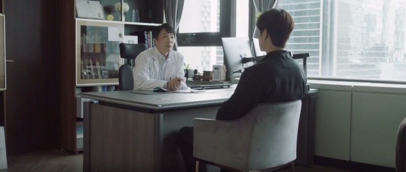 斗植一直都在服用緩解翠眠障礙的藥物，由於年少時期親人的相繼離世