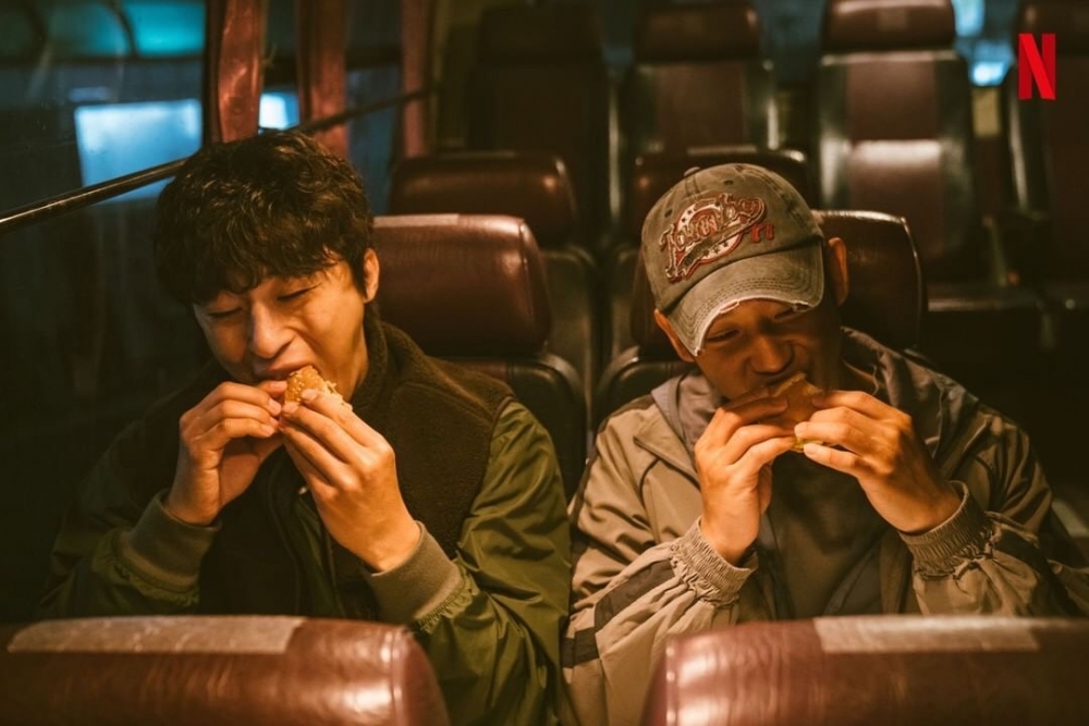 Netflix《D.P:逃兵追緝令》出任務劇照