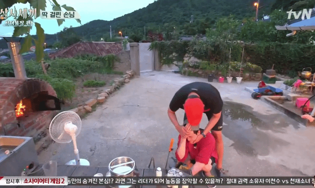 尹均相與李鍾碩互動超有愛