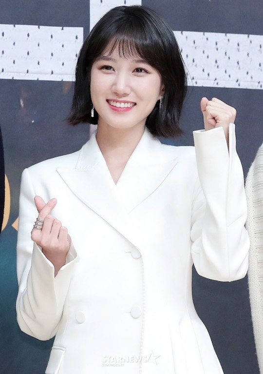 KBS新劇《戀慕》首播定檔&劇照公開!朴恩斌飾演雙胞胎中的女兒「李輝」