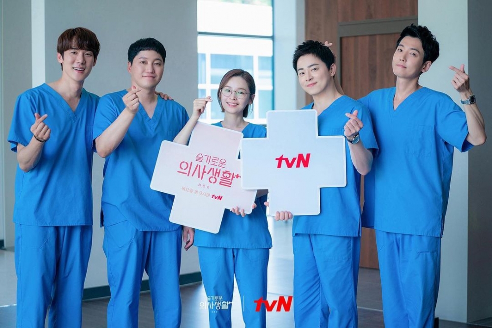 由曹政奭、鄭敬淏、柳演錫、田美都、金大明主演tvN《機智醫生生活2》將在今晚迎來大結局,先前就不斷傳出製作組是否將製作第三季,而這個答案官方終於給出了正面回應!