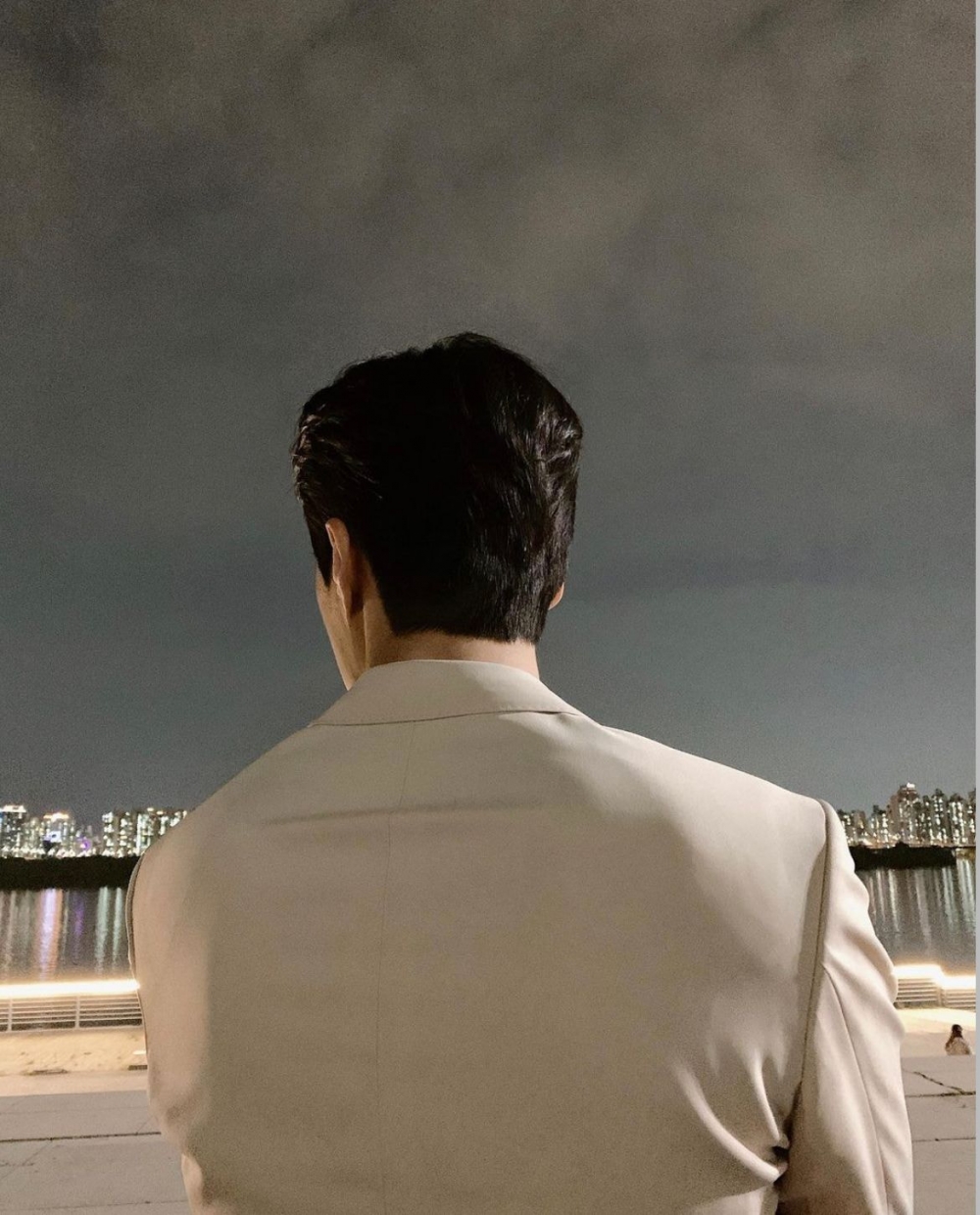 金宣虎 肩膀超寬