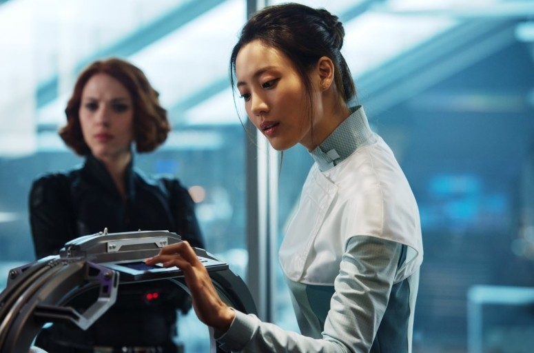 阿瑪迪斯·趙的母親正是在《復仇者聯盟2:奧創紀元》中,曾經在實驗室和浩克,一同幫助復仇者們提供技術支援的醫學博士「趙海倫」(Claudia Kim/金秀賢 飾)