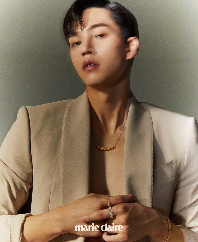 宋江「成熟野性」畫報登場❤拍攝了一系列既性感又帥氣的畫報