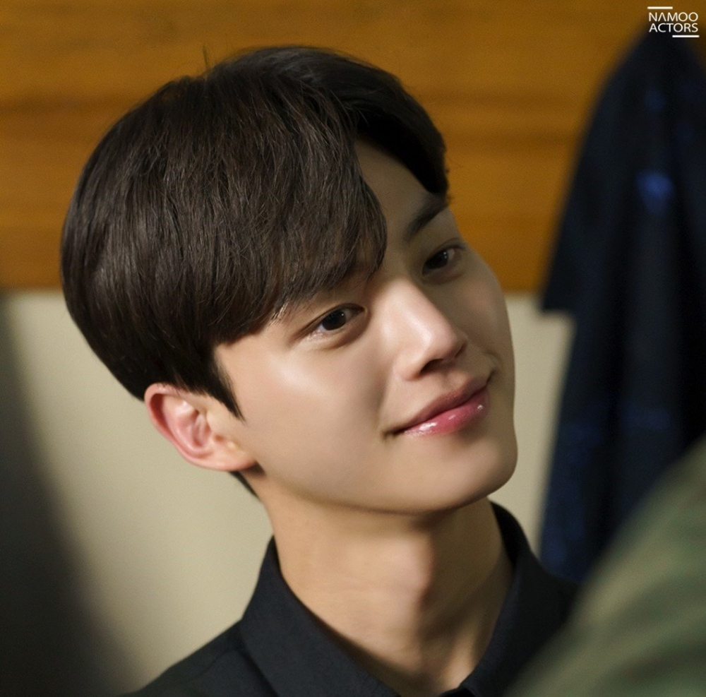 宋江擁有一張能擄獲女孩芳心的超帥臉蛋