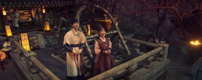 河藍帶著紅天機參觀書文觀，兩人還一起到天儀台上看星星，提到了北斗七星