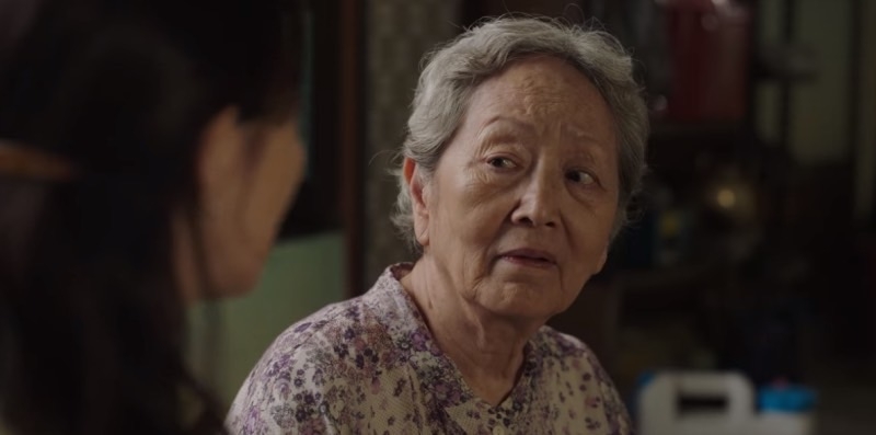 韓劇《海岸村恰恰恰》ep.3-ep.4劇情:慧珍想起小時候母親因為身體不舒服,無法吃最喜歡的食物時,軟下心來跑去說服金坎離07