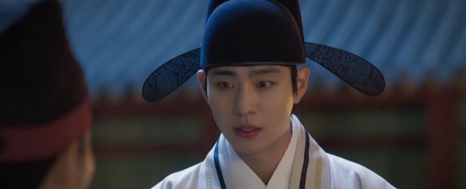 同時，河藍在觀星時測出有不祥之事將發生，怕天機會出事所以帶她入殿拿手巾