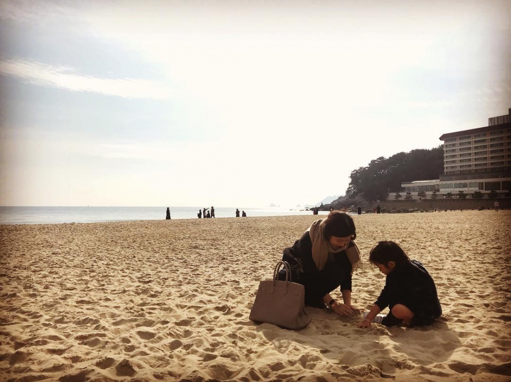 池晟偶爾會在IG上分享女兒和老婆的照片