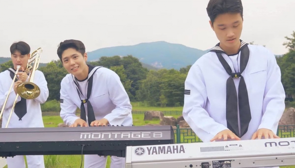 朴寶劍出演海軍線上演唱會表演現場08