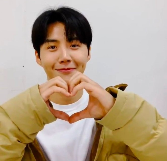 金宣虎少年感笑容、可愛小酒窩.