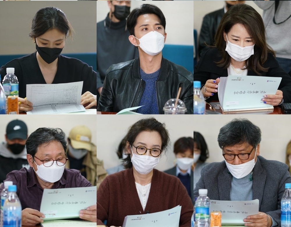 畢竟這是她繼2018年主演《男朋友》後，時隔三年再推新作品，而且還和當紅年下男張基龍搭檔