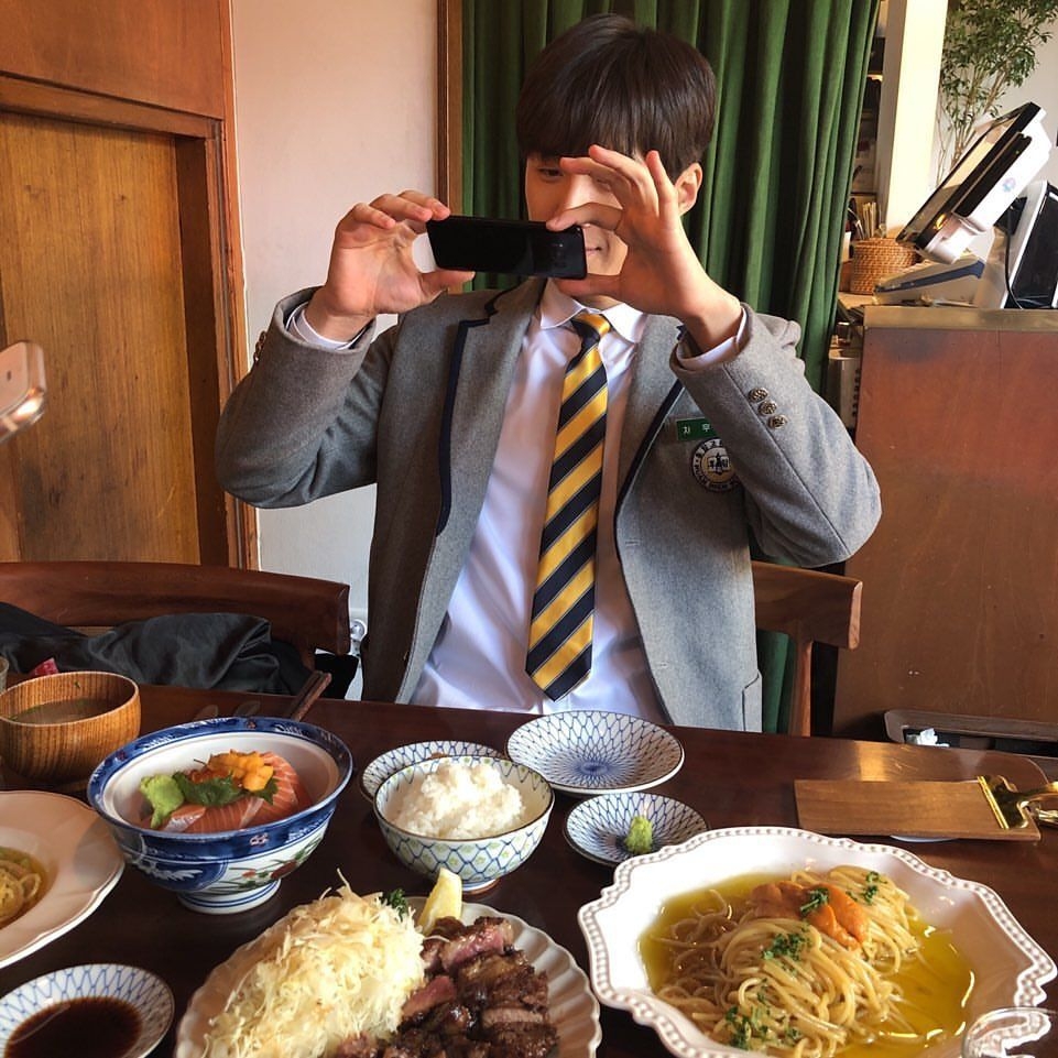 金宣虎校服男友照