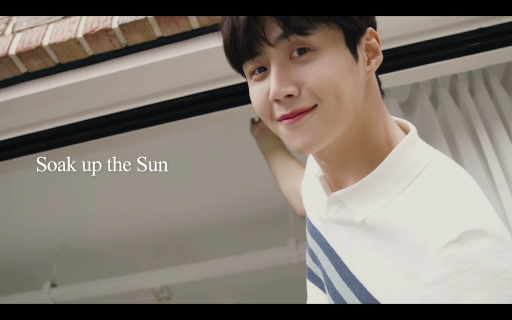 金宣虎在廣告中笑容大放送