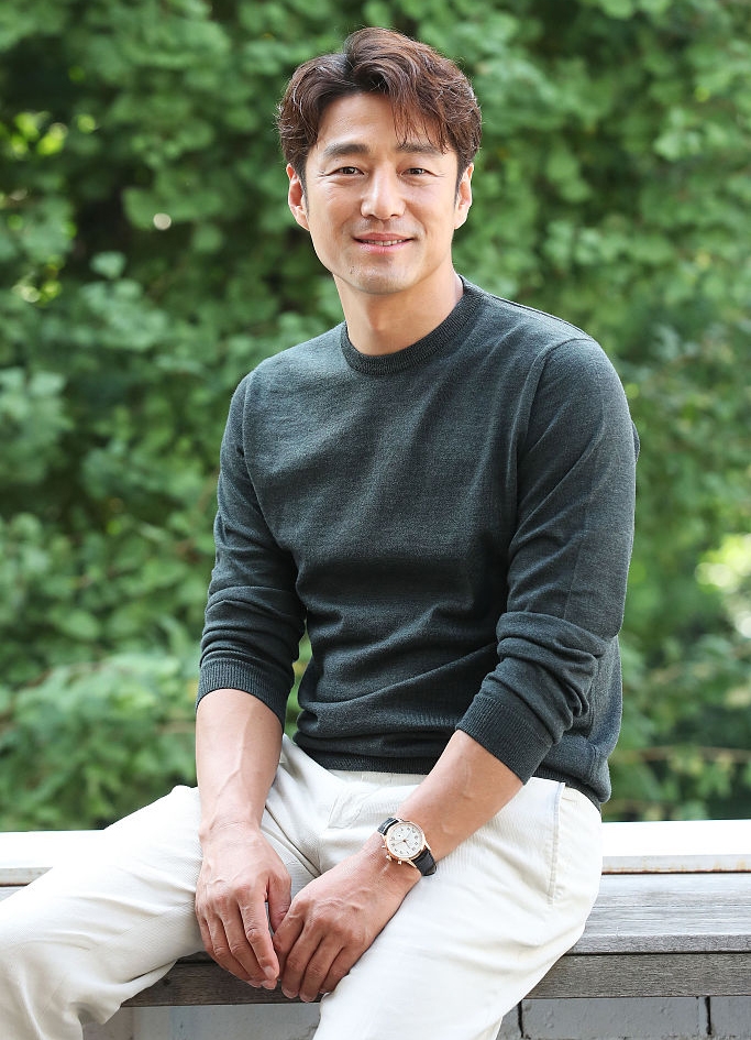 網友爆料路上偶遇池珍熙