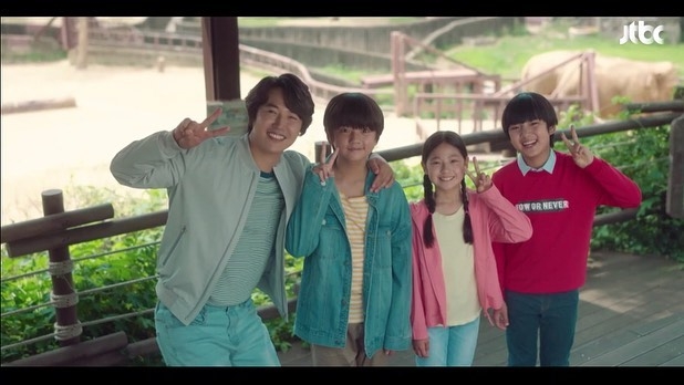 李南景(이남경)曾出演《回到18歲》男主角女兒小時候