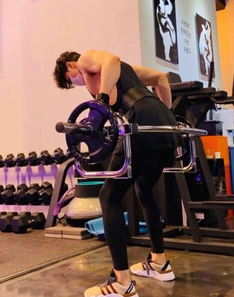 宋江被公司禁止舉重