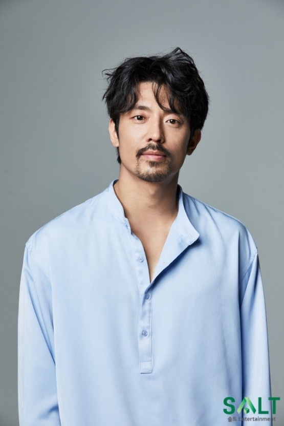 金柱憲在SBS新劇《現正分手中》出演The One的代表「石道勳」