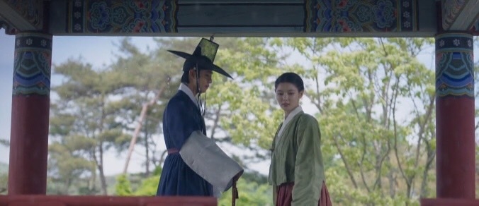 於是帶走紅天機。後來河藍告訴她19年前發生的事，還表示雖然很想念她