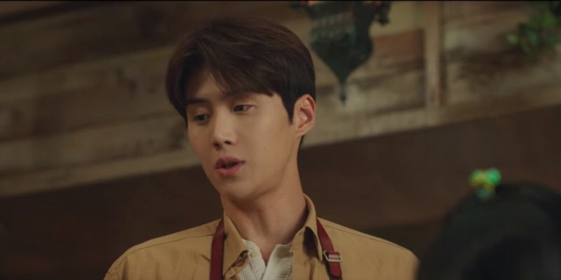 韓劇《海岸村恰恰恰》ep.3-ep.4劇情:洪斗植不滿道:「妳們倆的眼睛要發出雷射光了」、「我一點都看不出來他哪裡帥」