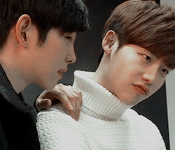 尹均相嘟嘴 李鍾碩做鬼臉