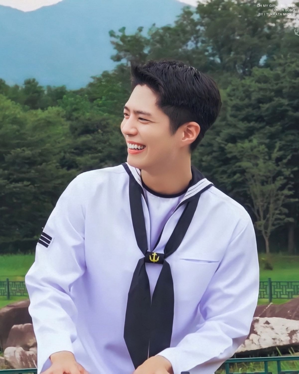 朴寶劍出演海軍線上演唱會表演現場09